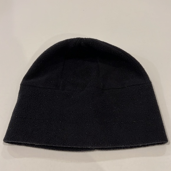 Black beanie - Picture 3 of 5